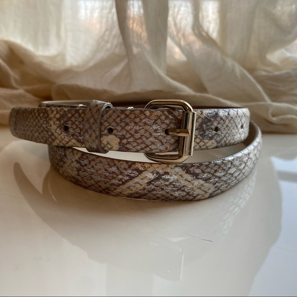 Ann Taylor Leather Belt - Picture 4 of 8